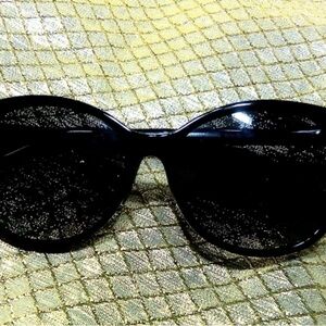 Elegant Coach Black Sunglasses